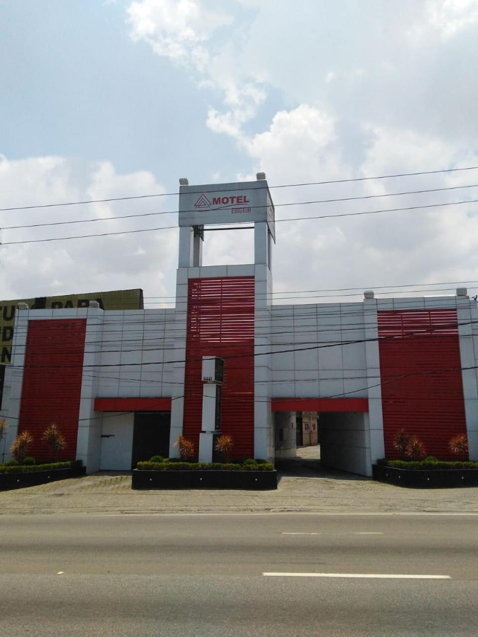 Enigma Motel / Hotel Santo André Екстериор снимка